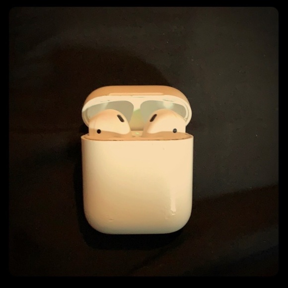 First Gen AirPods - Picture 1 of 2